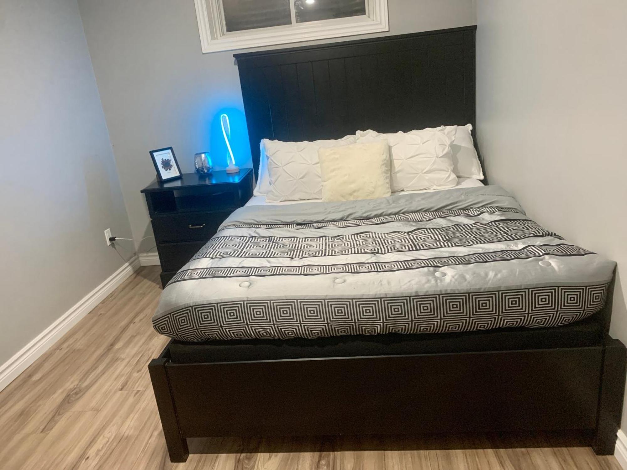 1 Room In A Cozy And Beautiful Basement جيلف المظهر الخارجي الصورة